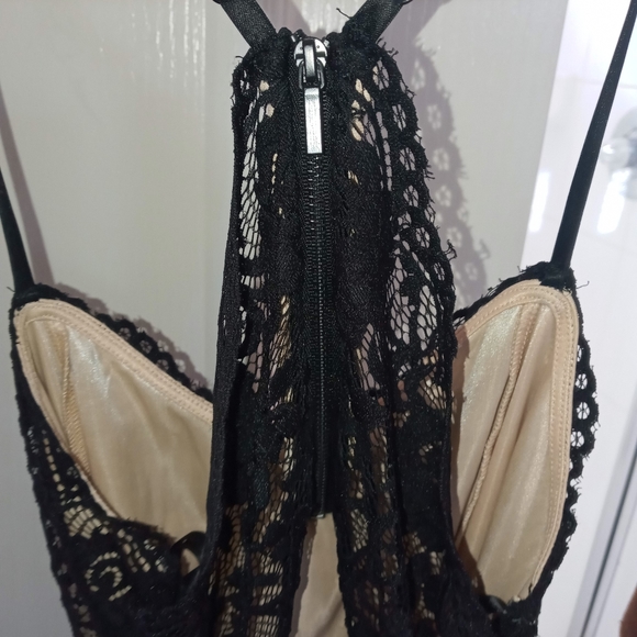 Bebe dress - Picture 2 of 9